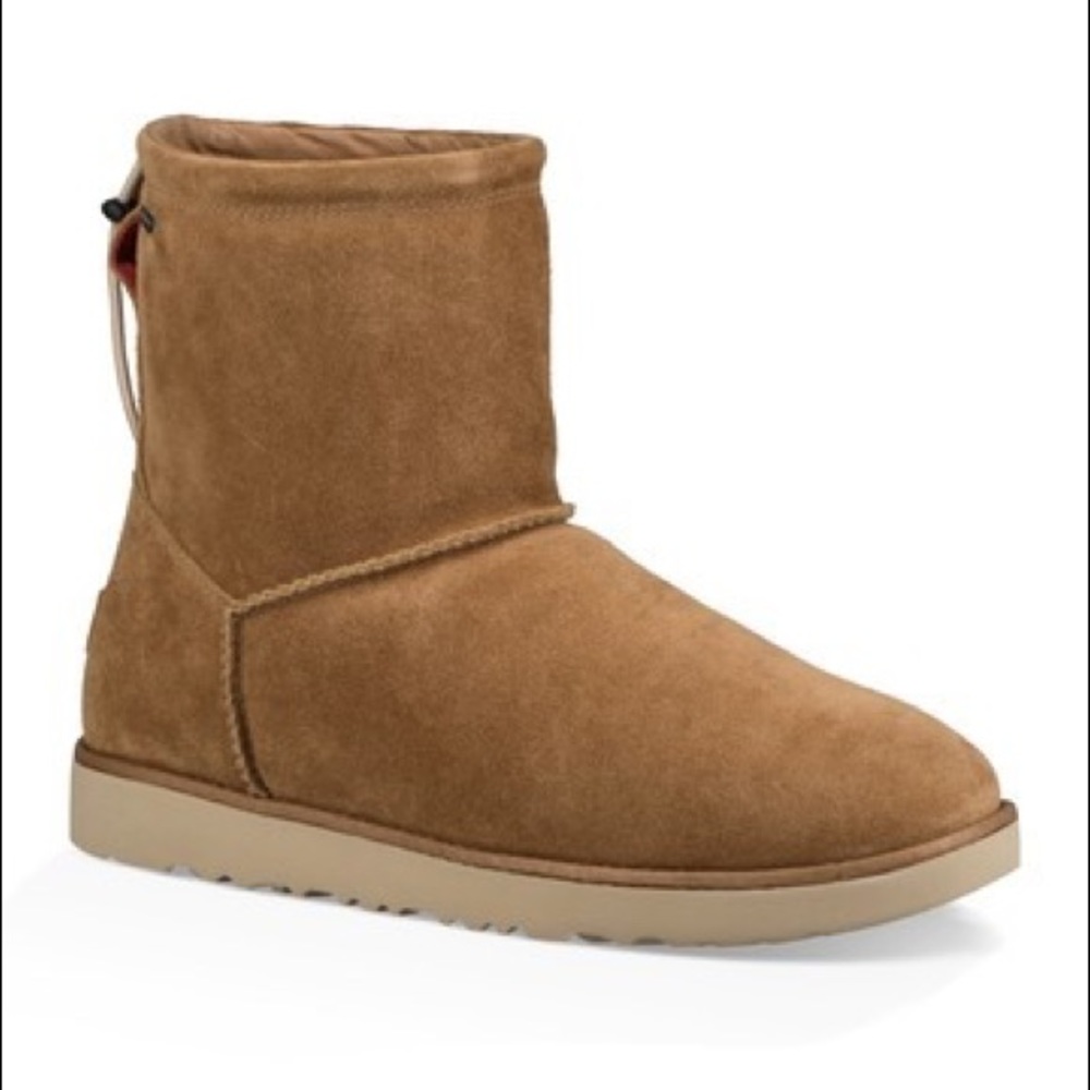 SOLDDD UGG
Classic Toggle Waterproof Boot